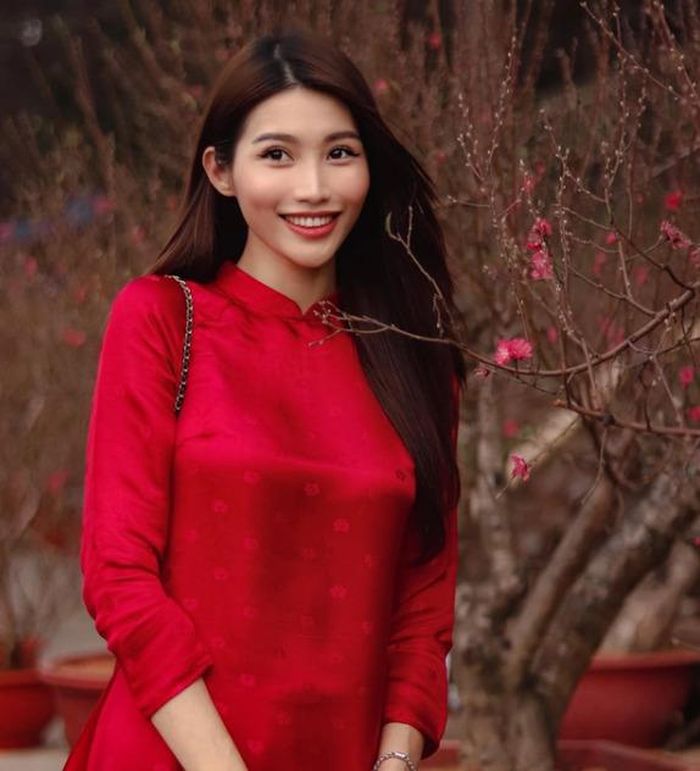 Á hậu Quỳnh Châu: "Năm mới chúc mọi người sang xuân sự nghiệp hanh thông, tài cao, chí lớn vẫy vùng đó đây, ra ngoài gặp được bạn hiền, quay về gặp được người yêu thương mình".