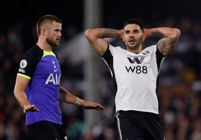 Mitrovic tiếc nuối vì bỏ lỡ cơ hội