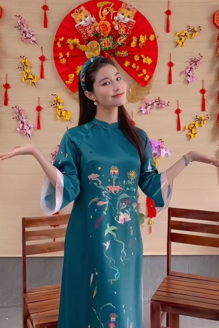 Diễm My chọn váy tông xanh tràn đầy sắc xuân, cô trang điểm với layout tự nhiên khoe ảnh đầu năm mới với fan (Ảnh: Instagram nhân vật).