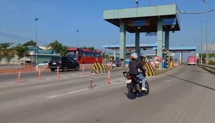 Một số hình ảnh ghi nhận các trường hợp vô tình và cả cố tình đi vào đường cao tốc