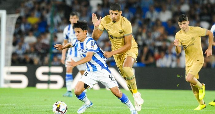  Real Sociedad gây ngạc nhiên khi có thành tích giữ sạch lưới không hề thua kém các CLB lớn khác. Đội bóng xứ Basque có 14 trận giữ sạch lưới mùa này trên mọi đấu trường. HLV Imanol Alguacil trở thành chiến lược gia gây chú ý mùa này khi giúp Sociedad cải thiện đáng kể ở khả năng phòng ngự. 