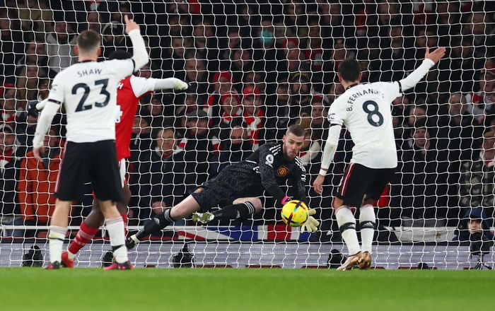  Manchester United có 14 trận giữ sạch lưới trên mọi đấu trường mùa này. Hàng thủ trở thành điểm tựa lớn giúp "Quỷ đỏ" có kết quả tốt trong vài tháng trở lại đây. Sau giai đoạn chơi kém đầu mùa, các cầu thủ phòng ngự của MU như Varane, Shaw, Martinez hay De Gea đều thể hiện phong độ cao. 