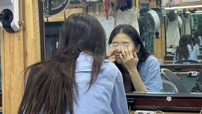 Bức ảnh vô cùng đời thường và hài hước của Han So Hee