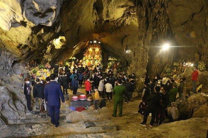 Động Hương Tích