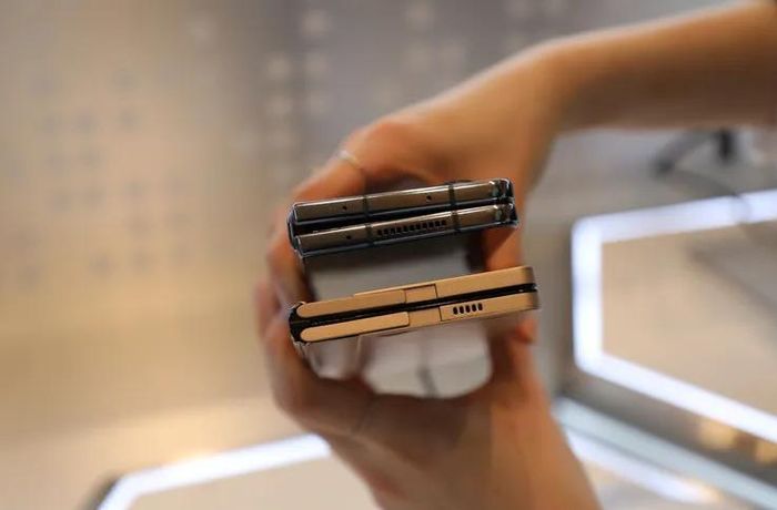 Màn hình mới sẽ có thiết kế mỏng hơn Z Fold 4 khi gập lại