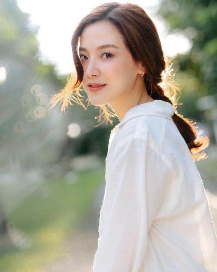 Trang điểm với gam hồng ngọt ngào.