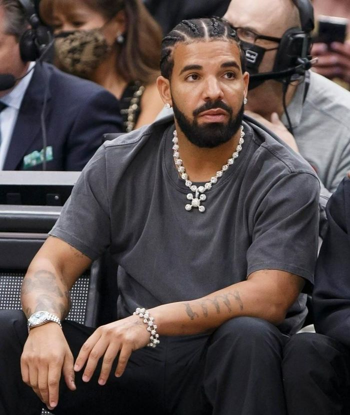 Drake là chủ nhân của 4 giải Grammy. Ảnh: Page Six. 