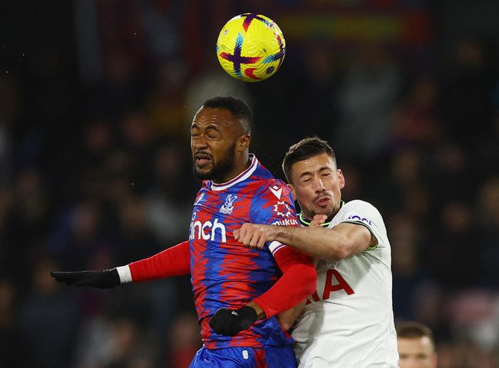  Clement Lenglet là một cái tên khác được Bartomeu trao hợp đồng mới ngay trước khi ông rời ghế chủ tịch Barca. Trung vệ người Pháp nhận lương khoảng 9,6 triệu euro/năm tại sân Camp Nou. Ngay cả khi Lenglet được đem cho Tottenham mượn ở mùa giải năm nay, Barca vẫn phải trả một phần lương của cầu thủ. 