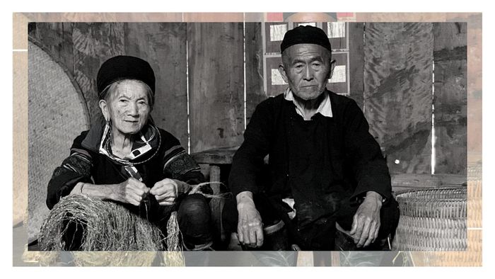 Cụ ông Má A Tráng và vợ hiện là người cao tuổi nhất của dòng họ Má ở Má Tra.