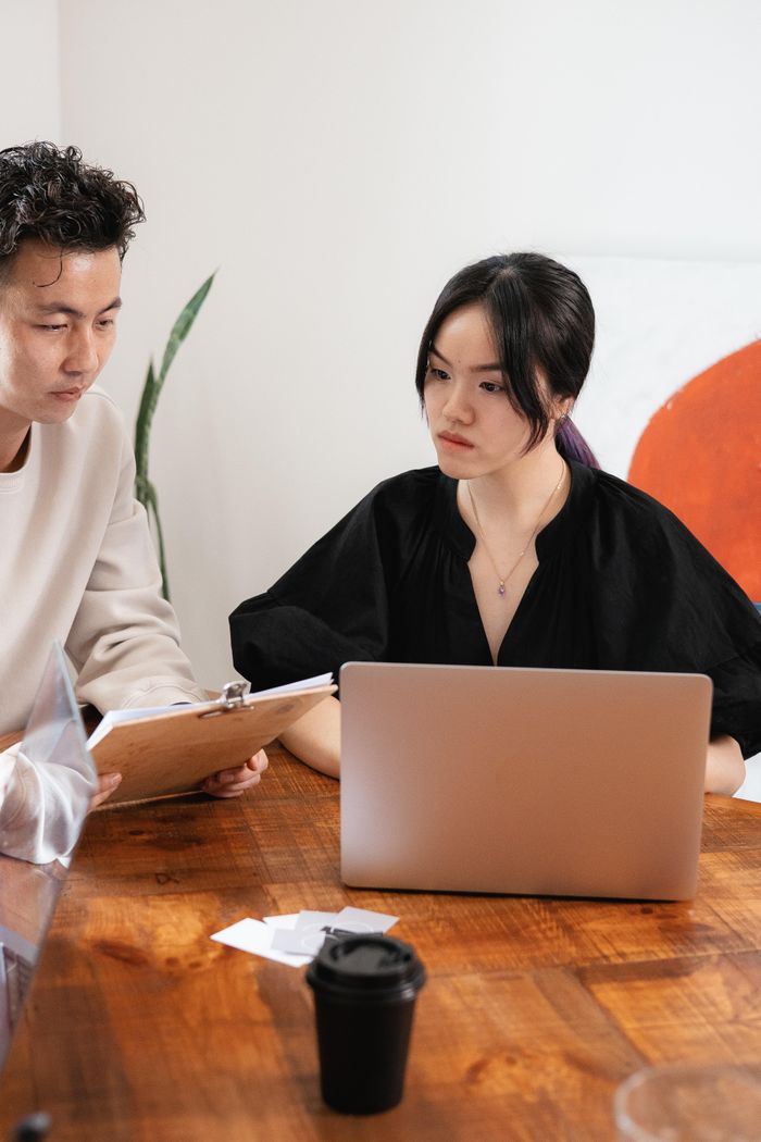  Nhiều lãnh đạo nói xấu doanh nghiệp mới nhằm thay đổi quyết định nghỉ việc của nhân viên. Ảnh minh họa: Artem Podrez/Pexels. 