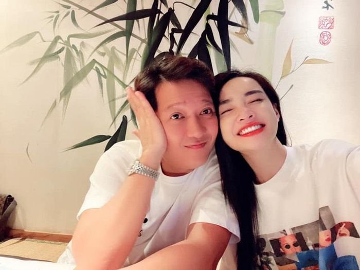 Trường Giang còn tiết lộ, vợ anh còn có một câu rất quen thuộc đó là: "Trời ơi! Không có anh chắc em không biết làm gì luôn quá".