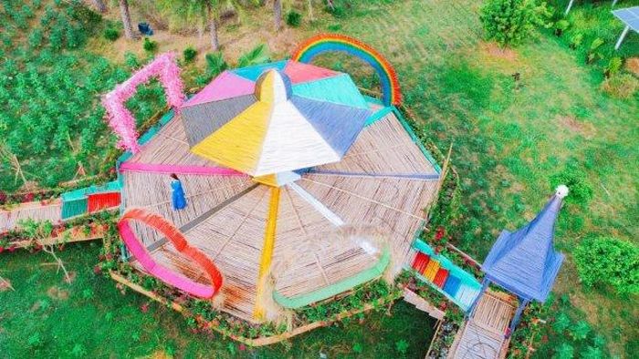 Nhiều tiểu cảnh đầy màu sắc hấp dẫn du khách