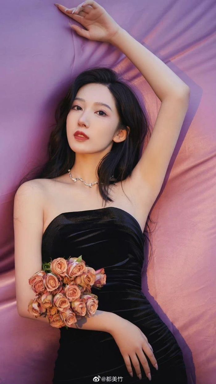 Đô Mỹ Trúc gây tranh cãi khi quyết định vào showbiz. Ảnh: Sina.