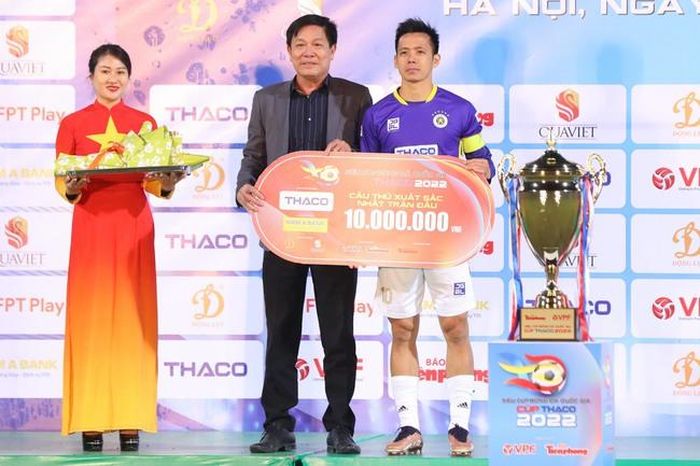 Văn Quyết tin tưởng vào lứa trẻ Hà Nội FC. ảnh Hoàng Linh