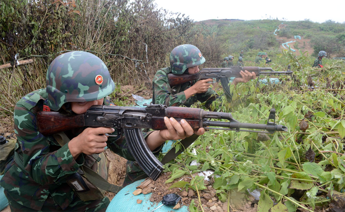 Bộ binh thực hành đánh địch đột nhập trong diễn tập năm 2022 của Sư đoàn 3 (Quân khu 1). Ảnh: KIM NGỌC