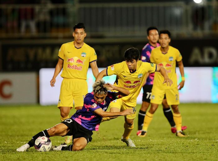 HAGL bị yêu cầu tuân thủ, không quảng bá cho nước tăng lực tại V-League 2023
