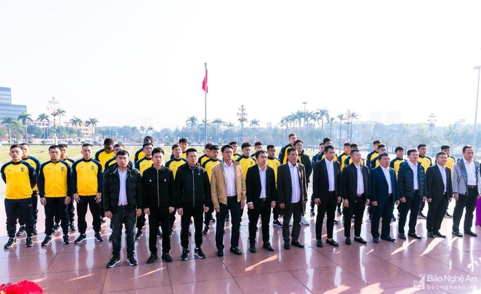 Sông Lam Nghệ An tổ chức lễ xuất quân tại Quảng trường Hồ Chí Minh. Ảnh: Đức Anh