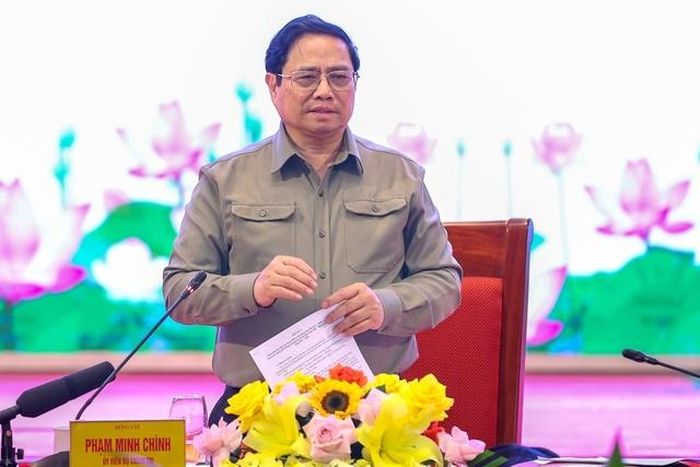 Tối 28/1, tại Nghệ An, ngay sau khi kiểm tra thực địa dự án cao tốc Bãi Vọt-Hàm Nghi ở Hà Tĩnh, Thủ tướng Phạm Minh Chính chủ trì cuộc họp kiểm điểm tình hình thực hiện 10 dự án xây dựng công trình đường bộ cao tốc Bắc-Nam phía đông giai đoạn 1 (2017-2020) và giai đoạn 2 (2021-2025) từ Ninh Bình đến Quảng Trị, trong đó 1 dự án đã hoàn thành, 9 dự án đang triển khai - Ảnh: VGP/Nhật Bắc