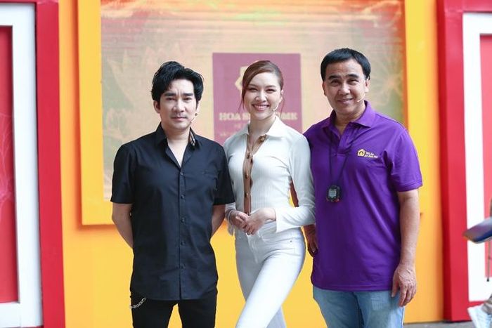 MC Quyền Linh cùng 2 khách mời Quang Hà và Thanh Thanh Huyền.