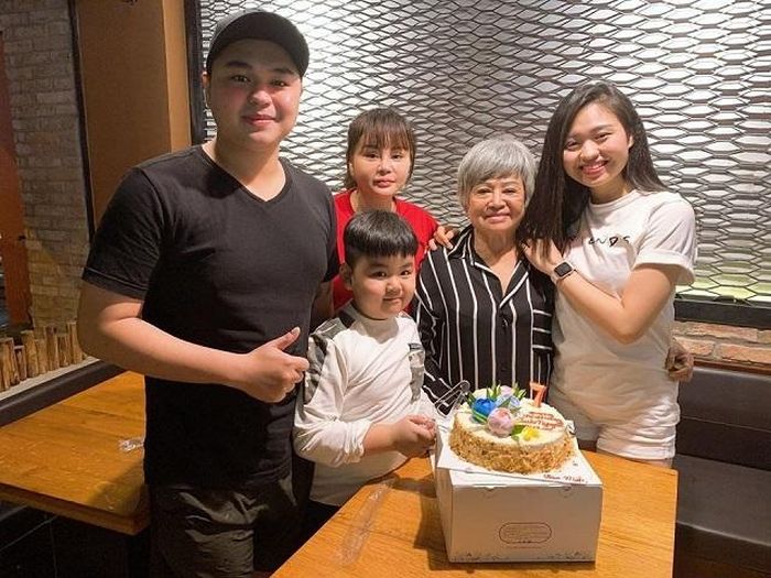 Hiện, Lê Giang đã bước sang tuổi 50, có cuộc sống sung túc, viên mãn bên 3 con.