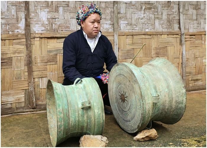 Cặp trống cổ của người Lô Lô