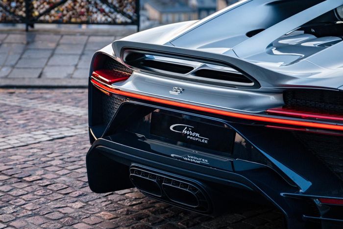  Điểm khác biệt hoàn toàn giữa Chiron Profileé và các biến thể khác là thiết kế cánh gió khí động học độc đáo, vốn cũng được lấy cảm hứng từ mẫu Bugatti Type 46. 