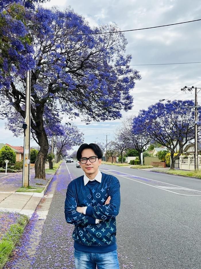Đan Trường thường xuyên có mặt ở nhiều địa điểm chỉ trong một thời gian ngắn vì lịch trình công việc dày đặc