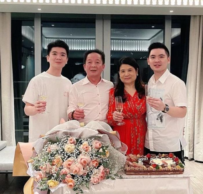 Đỗ Quang Vinh còn từng đảm nhận vị trí CEO một tập đoàn thuộc lĩnh vực bất động sản và thủy sản, có chi nhánh tại Mỹ.