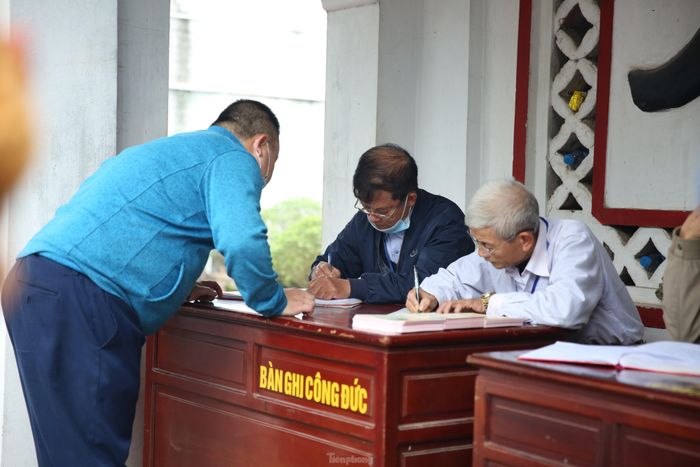 Các nội dung chính của Lễ hội khai ấn đền Trần 2023 (kéo dài từ ngày 11 đến 16 tháng Giêng) vẫn được giữ nguyên như truyền thống, với ý nghĩa tưởng nhớ, tri ân nhà Trần. Ảnh: TRỌNG TÀI.
