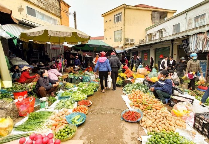 Các mặt hàng thực phẩm giá cả ổn định. Ảnh: Thanh Phúc