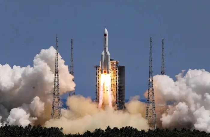 Cuộc đua lên Mặt trăng ngày càng nóng lên giữa Mỹ và Trung Quốc. Ảnh: Reuters