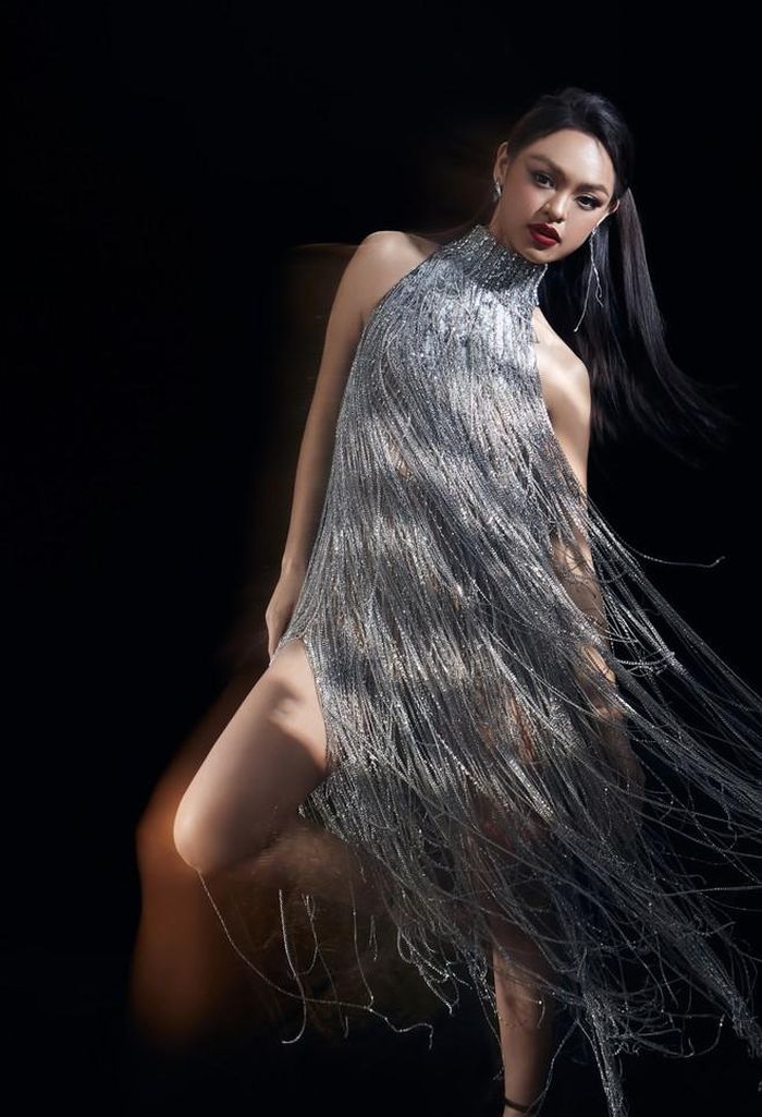 Hiện, Mai Ngô đang tất bật ghi hình cho chương trình truyền hình thực tế Hoa hậu Chuyển giới Việt Nam 2023 (Miss International Queen Vietnam 2023). Đây là lần đầu tiên, cô đảm nhận vai trò mentor một cuộc thi Hoa hậu. Nữ nghệ sĩ kỳ vọng sẽ cho khán giả thấy hình tượng mới của mình qua show lần này