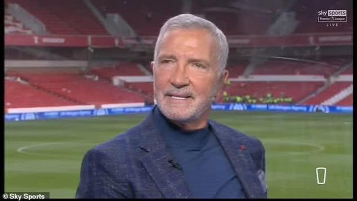 Graeme Souness bảo vệ tiền đạo người Na Uy, kêu gọi Pep Guardiola tìm giải pháp. Ảnh: Sky Sports