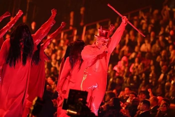 Sam Smith trình diễn tại lễ trao giải Grammy lần thứ 65