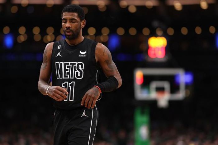Kyrie Irving là một cầu thủ gây ra quá nhiều tai tiếng ngoài chuyên môn