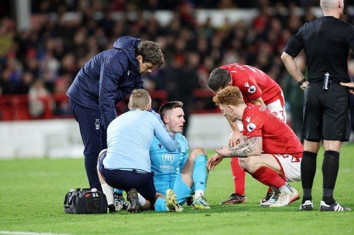 Dean Henderson chấn thương nặng hơn dự kiến.
