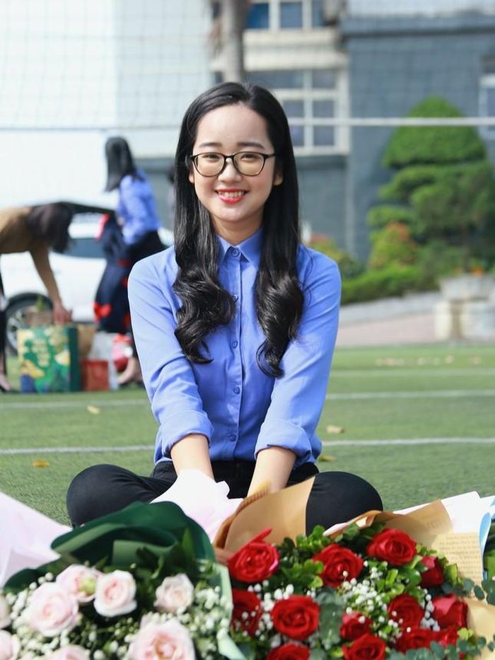 Một số hình ảnh của Thùy Dung trong ngày tốt nghiệp đại học.