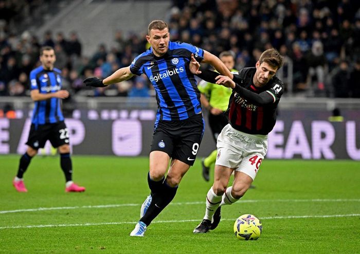 Bàn thắng dẫn trước giúp các cầu thủ Inter Milan giữ được sự hưng phấn trước người hàng xóm.