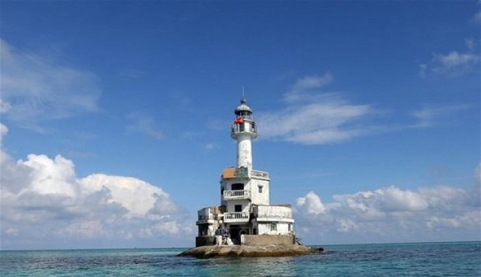 Hải đăng trên đảo Đá Tây B, quần đảo Trường Sa, Việt Nam. Ảnh: TTXVN
