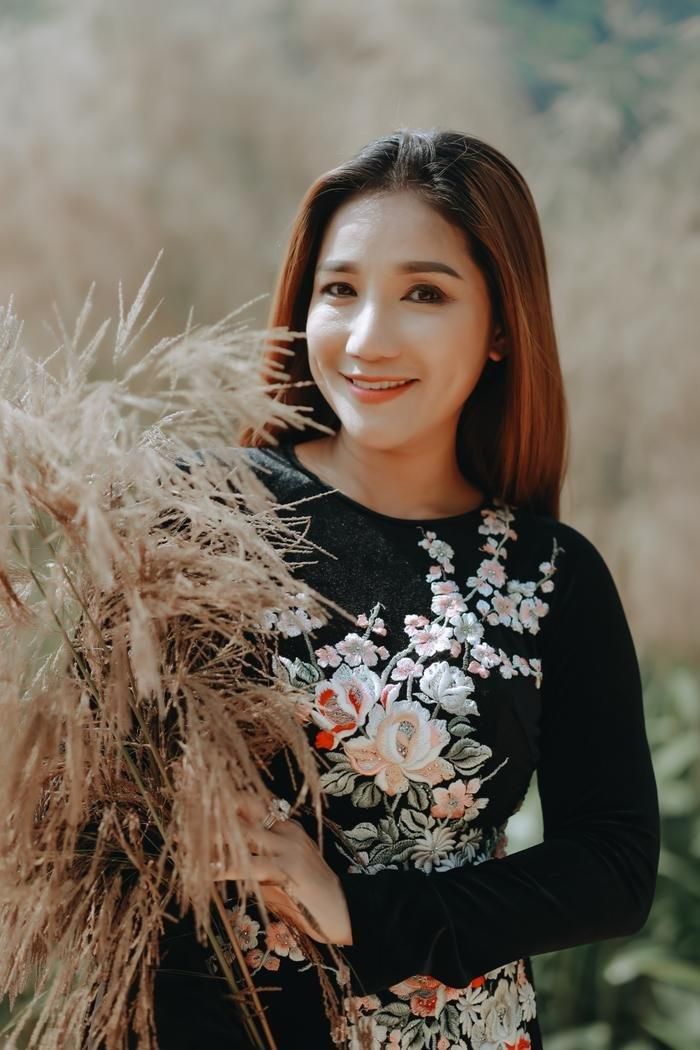 "Nhiều khi làm mai mối đó mới khiến Cát Tường bị “ế”, lận đận trong tình duyên đến như vậy", Cát Tường vui vẻ nói thêm