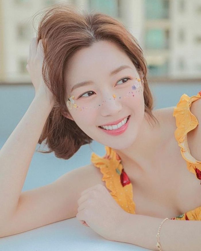 Nhan sắc ngọt ngào của Lee Da In