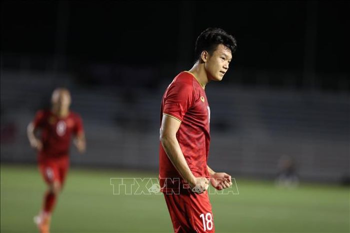Thành Chung góp công lớn vào tấm HCV SEA Games 30 môn bóng đá nam - Ảnh: TTXVN
