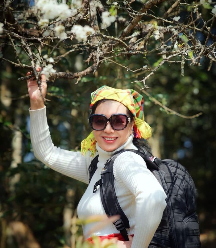 Nữ diễn viên "Mẹ chồng tôi" đi khắp mọi miền đất nước để "săn" ảnh đẹp.