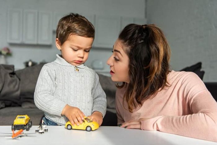 Hãy duy trì sự hiện diện điềm tĩnh, nhất quán và tử tế. (Ảnh: ITN).