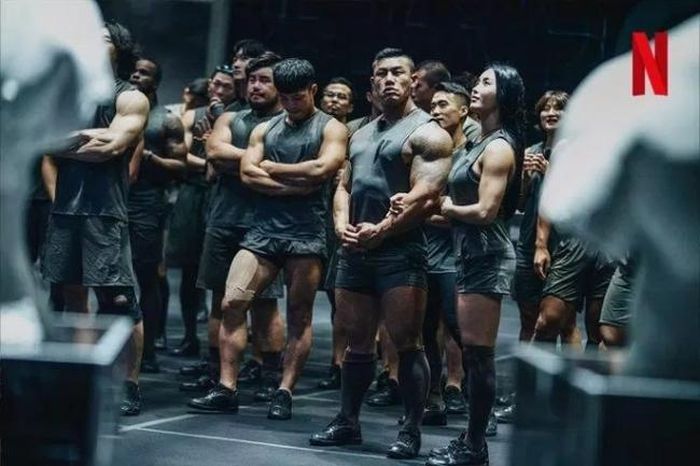 Các thí sinh trong "Physical: 100"