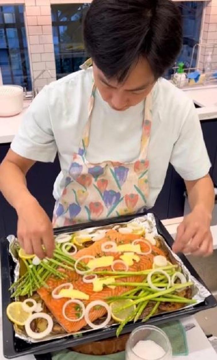 Cường Đô La trổ tài nấu nướng
