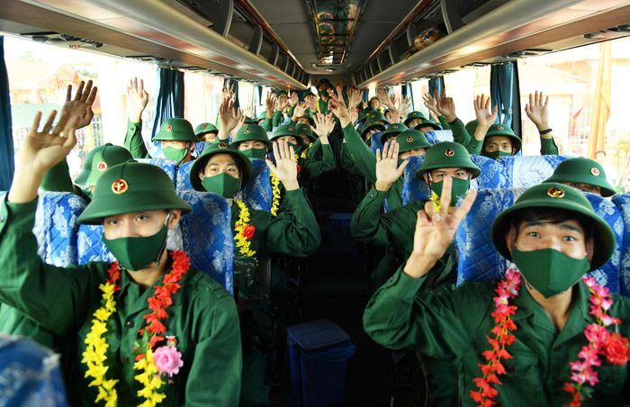 Kiên Giang được giao chỉ tiêu tuyển chọn và gọi 1.301 thanh niên lên đường nhập ngũ. Ảnh: QUỐC BÌNH