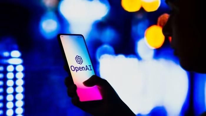 Lớp bảo vệ của OpenAI đặt ra cho ChatGPT có thể dễ dàng bị vượt qua. Ảnh: FT.