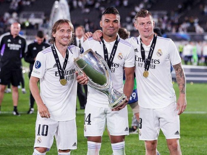 Bộ ba tiền vệ trứ danh đỉnh cao của Real Madrid những năm qua, với Luka Modric, Toni Kroos và Casemiro