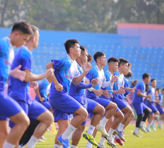 B.Bình Dương đạt 2 điểm sau hai trận đầu tiên
